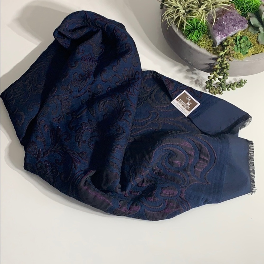 Textured Italian large Shawl Extra Wide Navy Blue new with tags